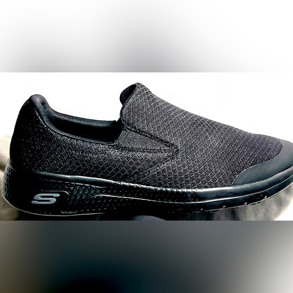 Woman’s Skechers Relaxed Fit Slip On Slip Resistant Memory Foam Work Shoes US8